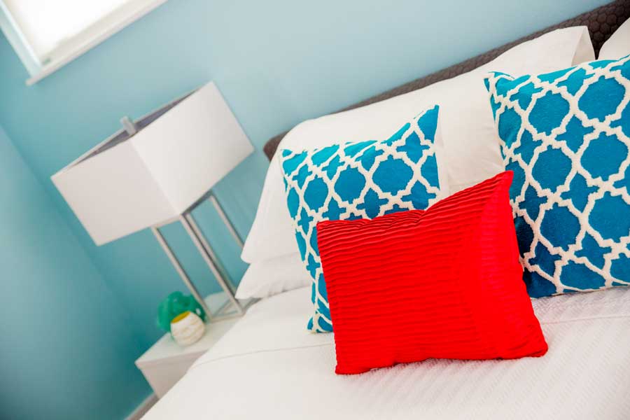 bed-cardinal-blue-daze-designs